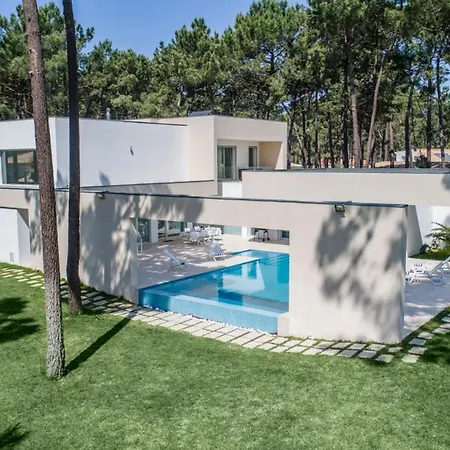 Aroeira Sleeps 10 Pool Wifi * Aroeira (Setubal)