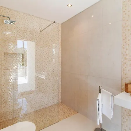 Вилла Aroeira Sleeps 10 Pool Wifi Aroeira (Setubal)